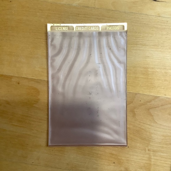 BUXTON Oasis Genuine Leather Canadian Travel Passport Wallet - Picture 6 of 14